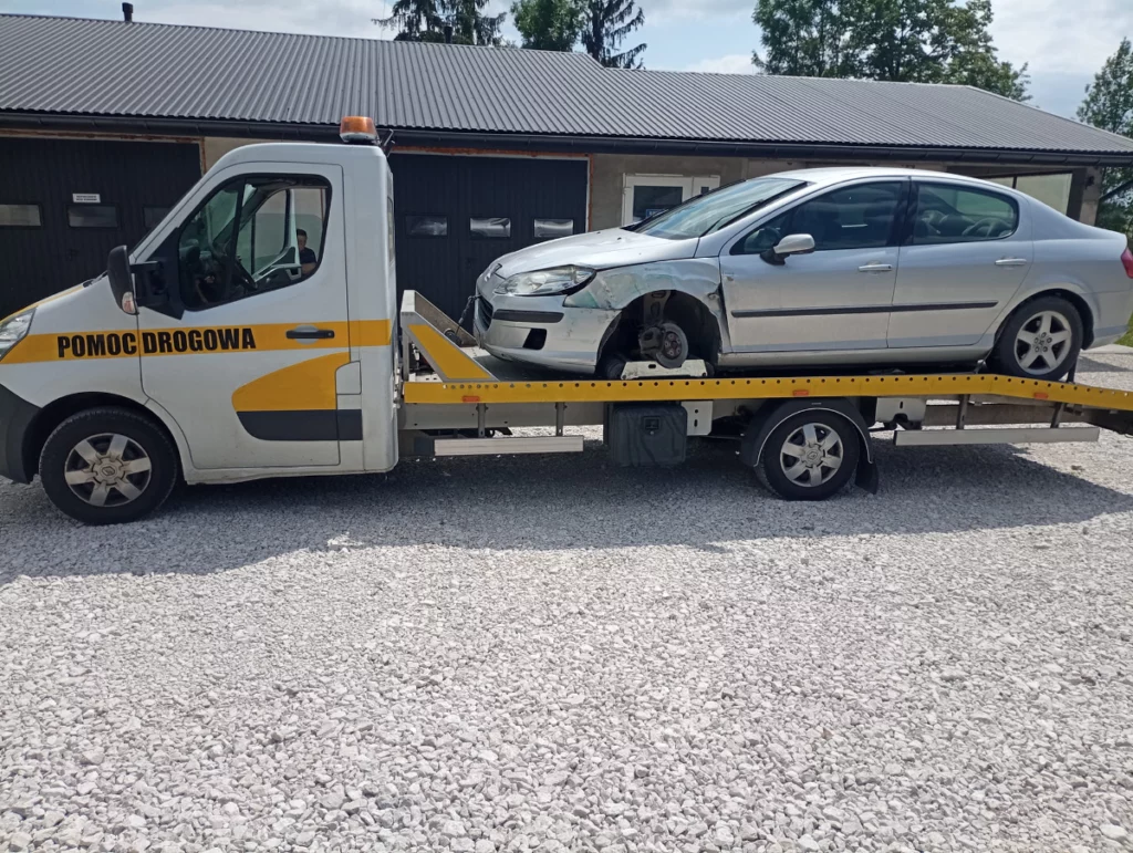 transport auta osobowego lawetą Tarnów